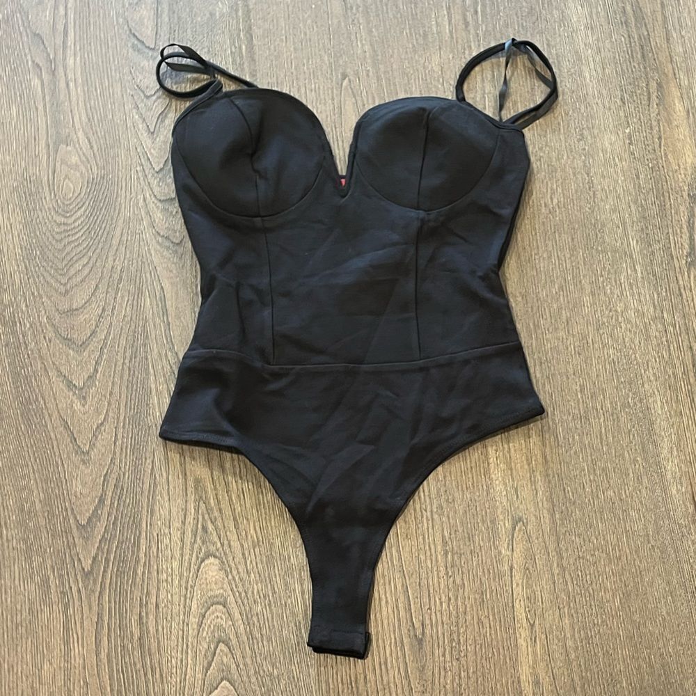 NWOT Guess Los Angeles Black Corset Bodysuit V-Underwire Spaghetti Straps Sz S